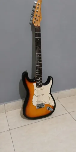Guitarra Condor Stratocaster RX 10 Sunburst