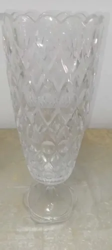 Vende dois vasos para sua decoração da sua casa.