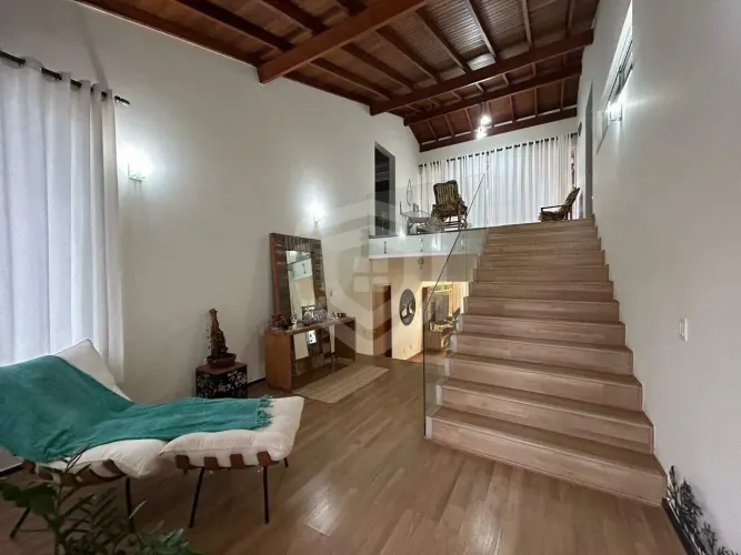 CASA ASSOBRADADA RESID.FLAMBOYANT |4 DORMITÓRIOS|4 BANHEIROS| 2 VAGAS