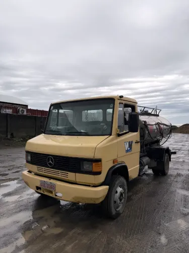 Mercedes MB 710 2004 comboio de abastecimento (melosa)