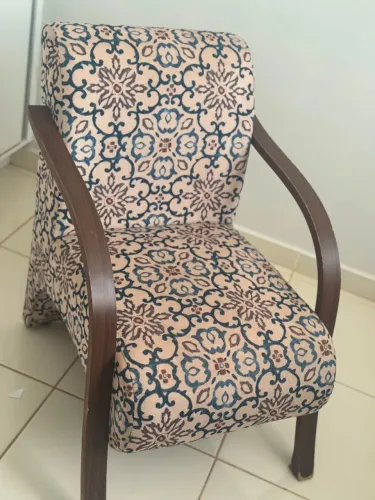 Poltrona Estofada - R$ 300,00