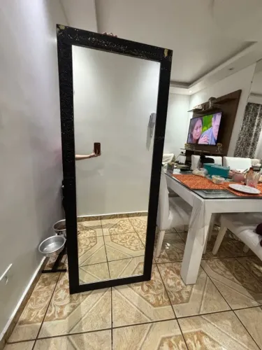 ESPELHO COM MOLDURA PRETA