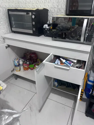 Armário e bancada de cozinha