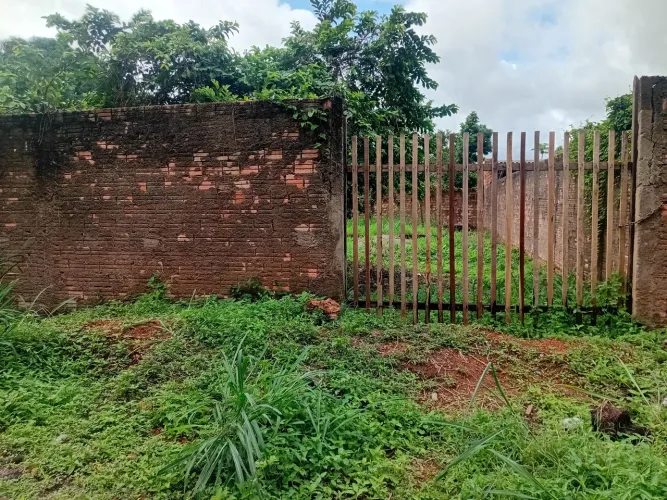 Vende se terreno no bairro mariana próximo ao ig