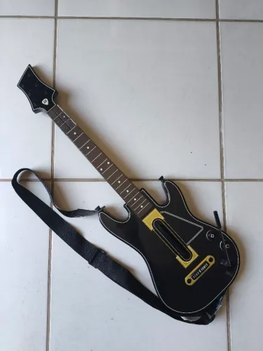 Guitarra Guitar Hero Live - Compatível Com PS4/PS3/Xbox/PC/Nintendo (Sem Dongle)