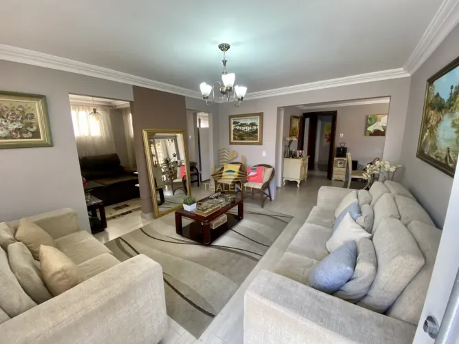 CASA com 3 dormitórios à venda por R$ 1.099.000,00 no bairro São Lourenço - CURITIBA / PR