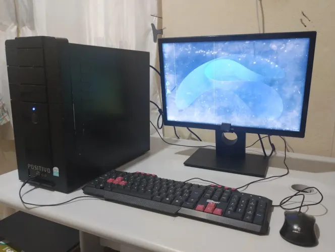 Computador I5 Intel -4GB RAM e 80GB HD