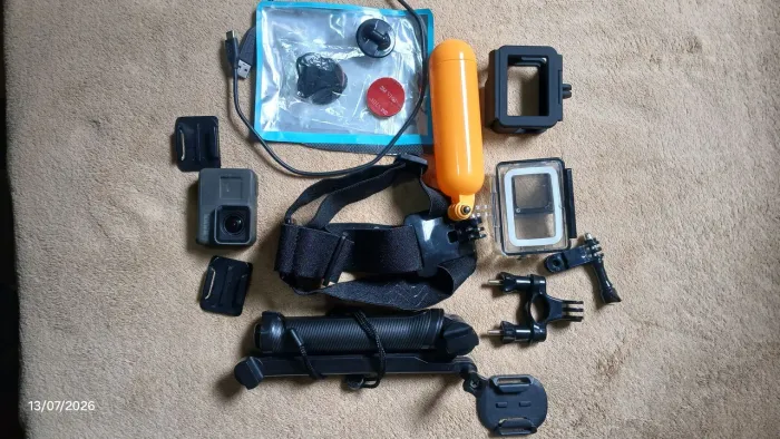 Vendo GoPro Hero5 Black com acessórios
