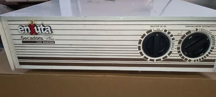 secadora de roupas enxuta vintage funcionando 127v/220v