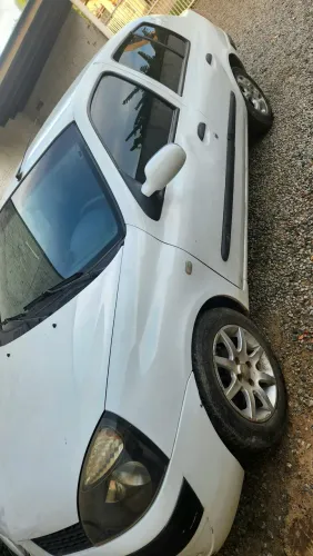 Renault Clio Authentique 1.0/1.0 Hi-power 16V 3P 2003
