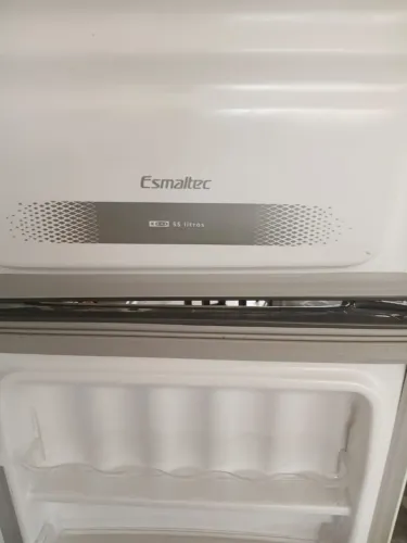 Geladeira Esmaltec inverter 276L