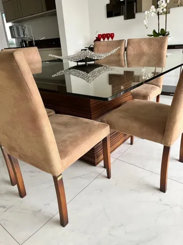 Mesa com cadeiras