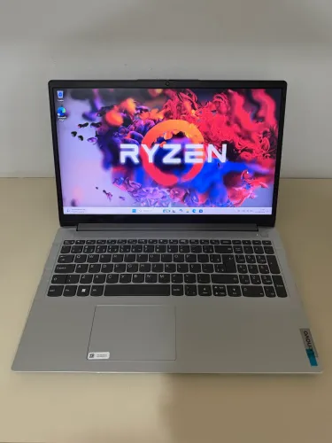 Notebook Lenovo Gamer Ryzen 5 7520u - 8 Gb DDR5 - SSD 512 Gb - Placa Vídeo Radeon 2GB