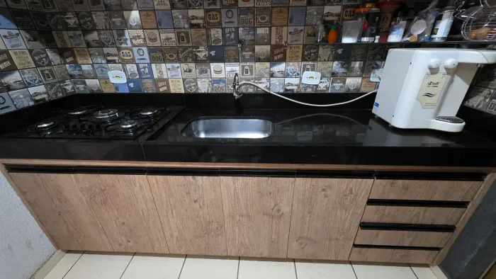 Pia de cozinha com armário