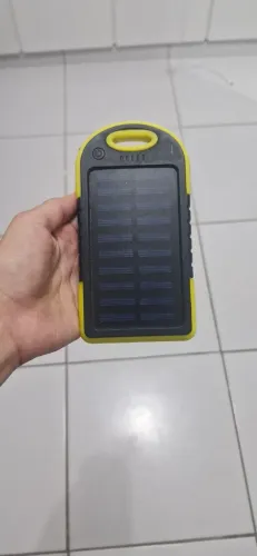 carregador portátil com energia solar
