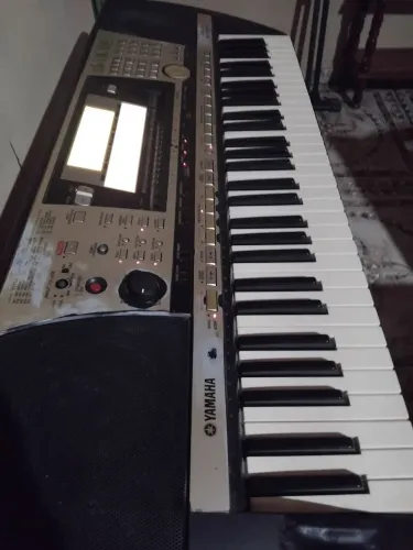 Yamaha psr 740