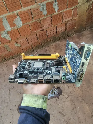 Placa mãe  LGA 1156 DDR3 
