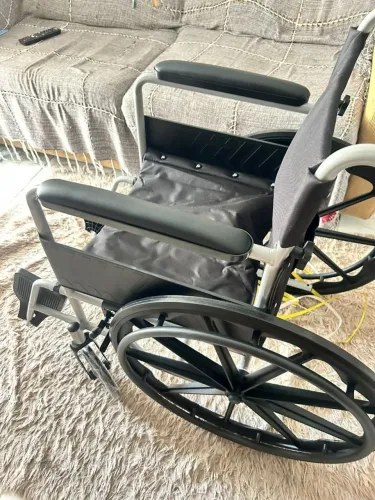 CADEIRA DE RODAS