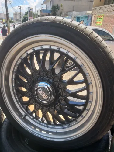 Rodas 4 por 100 /4 por 108 aro 18 bbs cor Black piano*