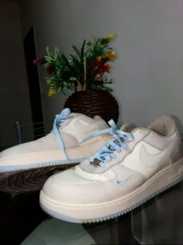 Tênis Air one Nike bege com azul