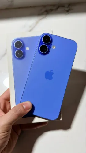 iPhone 16 - 128GB - Azul