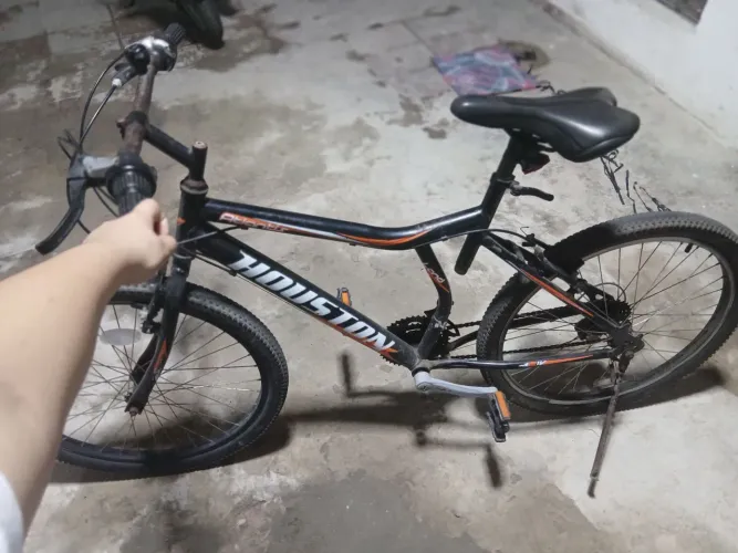Vendo bicicleta por 500 reais aro 24 tudo original sem nada trocado