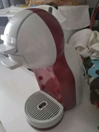 Maquina de cafe cápsulas dolce gusto em ótimo estado