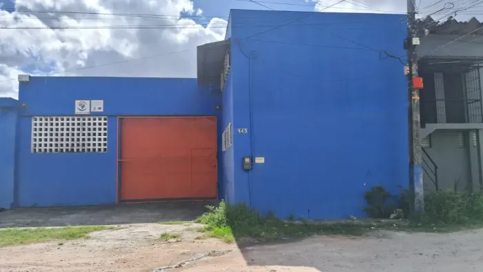 ALUGA-SE ÓTIMO GALPÃO, EM CAMARAGIBE, LOCAL DE FÁCIL ACESSO.