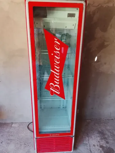 Vendo Cervejeira slin funcionando perfeitamente R$2,800 Entrego.
