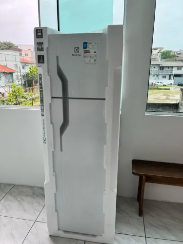 Geladeira Electrolux Cycle Defrost 260L Super Freezer Duplex Branca DC35A