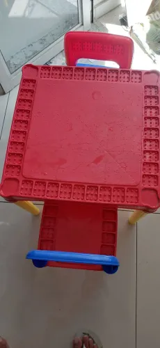 Mesa Infantil desmontável, c/ 2 cadeirinhas