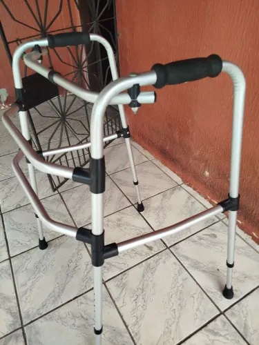 Andador p idoso