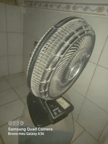 Vende-se um ventilador