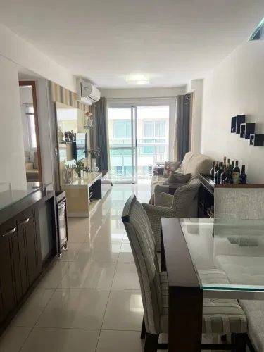 Apartamento com 2 quartos, suíte, vaga de garagem e piscina