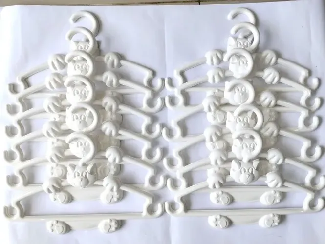 Kit 12 cabides plástico branco 30 cm