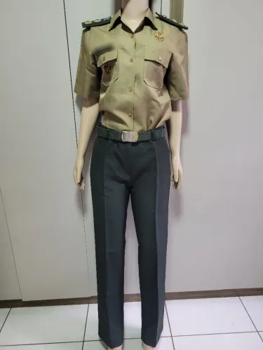 Calça feminina de uniforme, cor verde-oliva,  tamanho G,  nova. Nunca usada