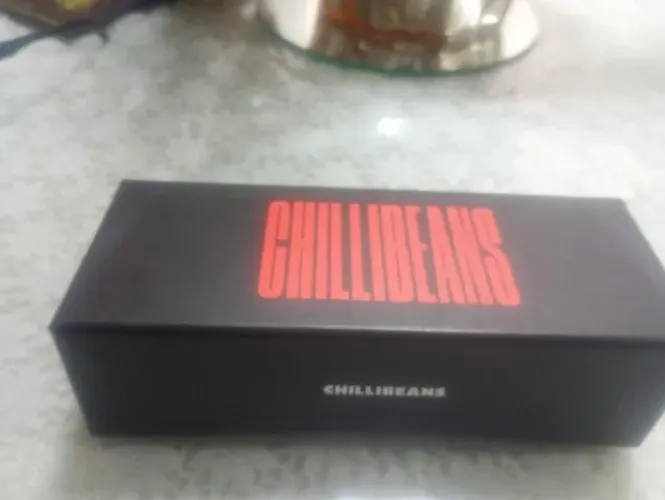 OCULOS ESCUROS DA CHILLE BEENS !