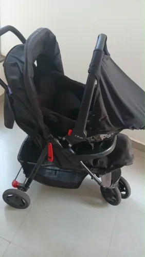Pra vender hoje Carrinho de Bebê Cosco Kids e cadeirinha para carro