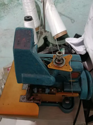 Máquina chinesinha overloque