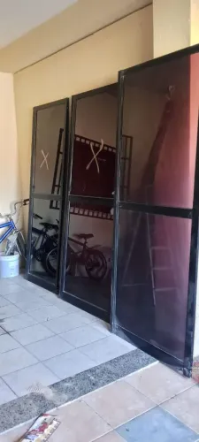 Porta de vidro com sulfim