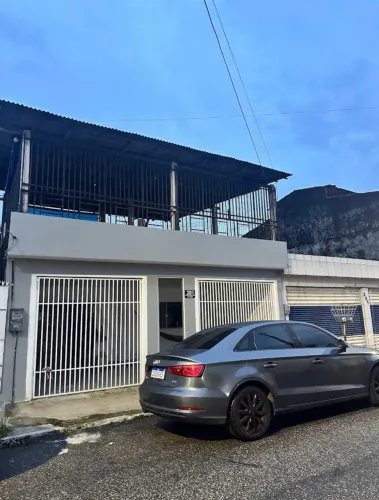 Aluga-se Casa 3 Quartos 2 Banheiros