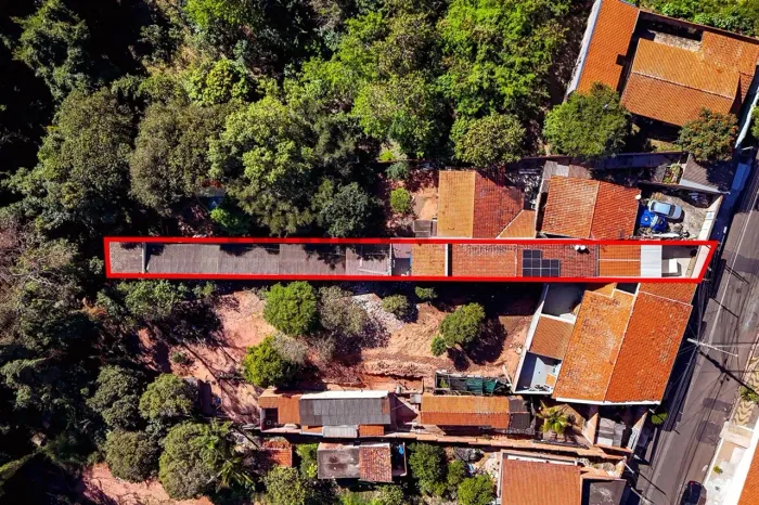 Casa de Moradia com 05 casas de locação, em Araras.
