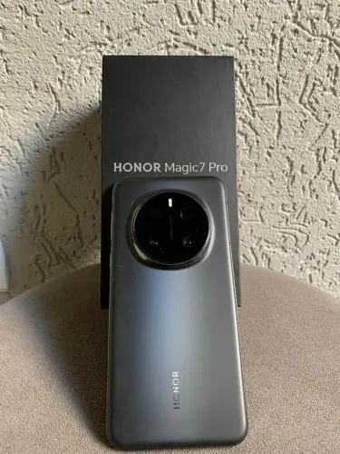 Honor Magic 7 Pro 