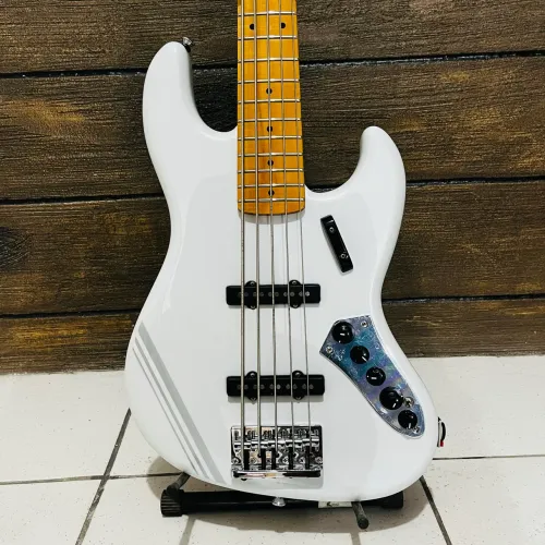 Baixo Jazz Bass Martins Custom 5