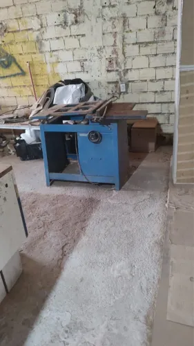 Máquina de Serra bancada esquadrejadeira para marcenaria 3800,00