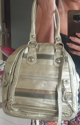 Bolsa Prateada em Couro Legítimo C&A