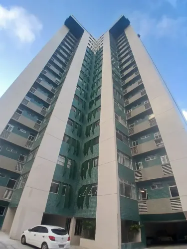 ALUGO Apt° 4 quartos (2 suítes) 170M2, Andar Alto, no Espinheiro/Graças