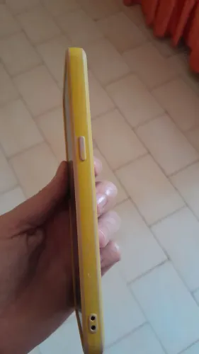 Celular Samsung A10 usado