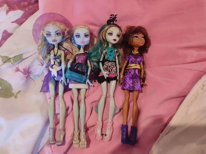 Bonecas Monster high