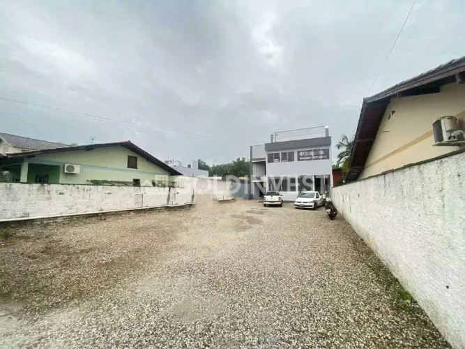 Galpão com 350m² no bairro Rio Branco!!!